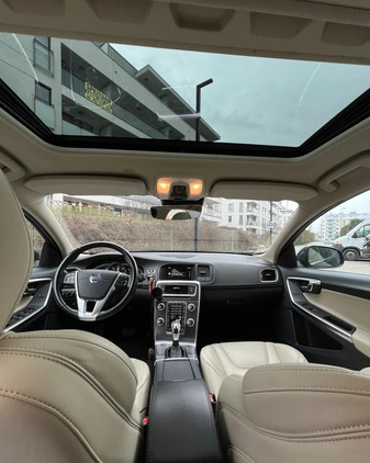 Volvo V60 cena 53750 przebieg: 229772, rok produkcji 2014 z Warszawa małe 79